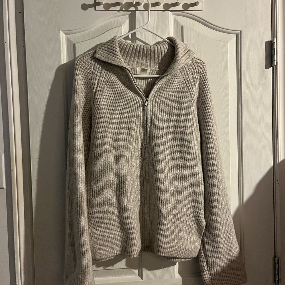 H&M Ribbed Gray Turtleneck Sweater